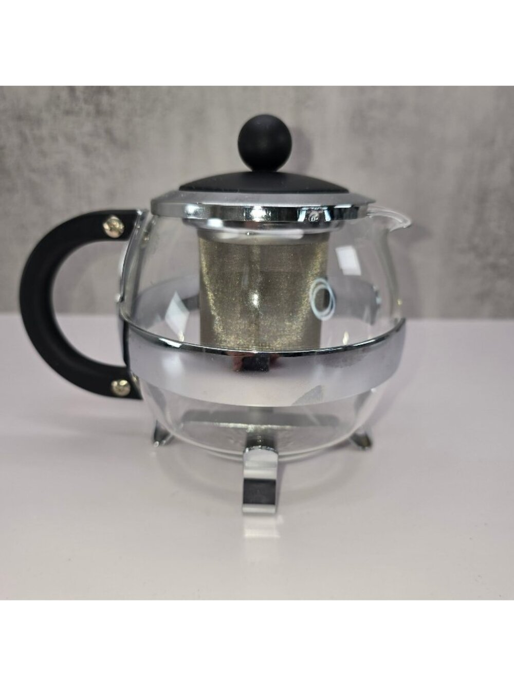 Flamberg Glass Tea Pot With Stainless Steel Infuser & Chrome Accents VL5122